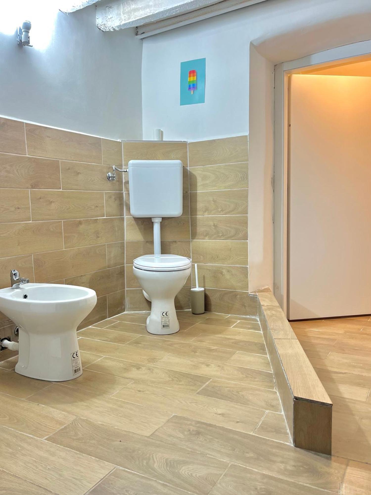 Genova Centro Affittacamere- Bagno In Comune Génova Exterior foto