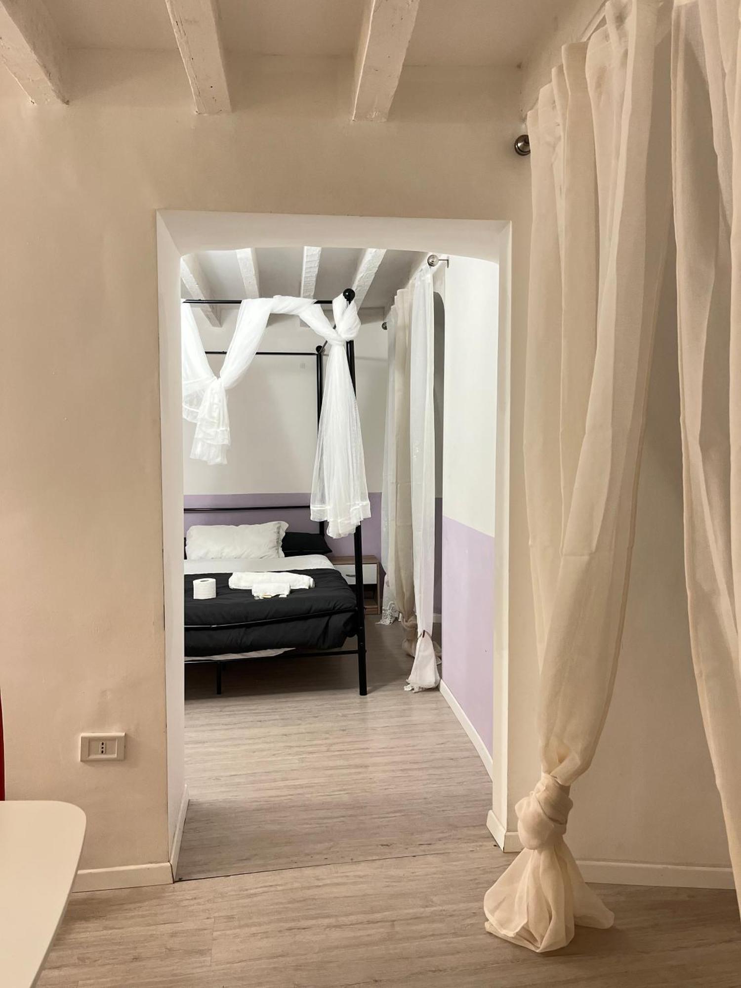 Genova Centro Affittacamere- Bagno In Comune Génova Exterior foto