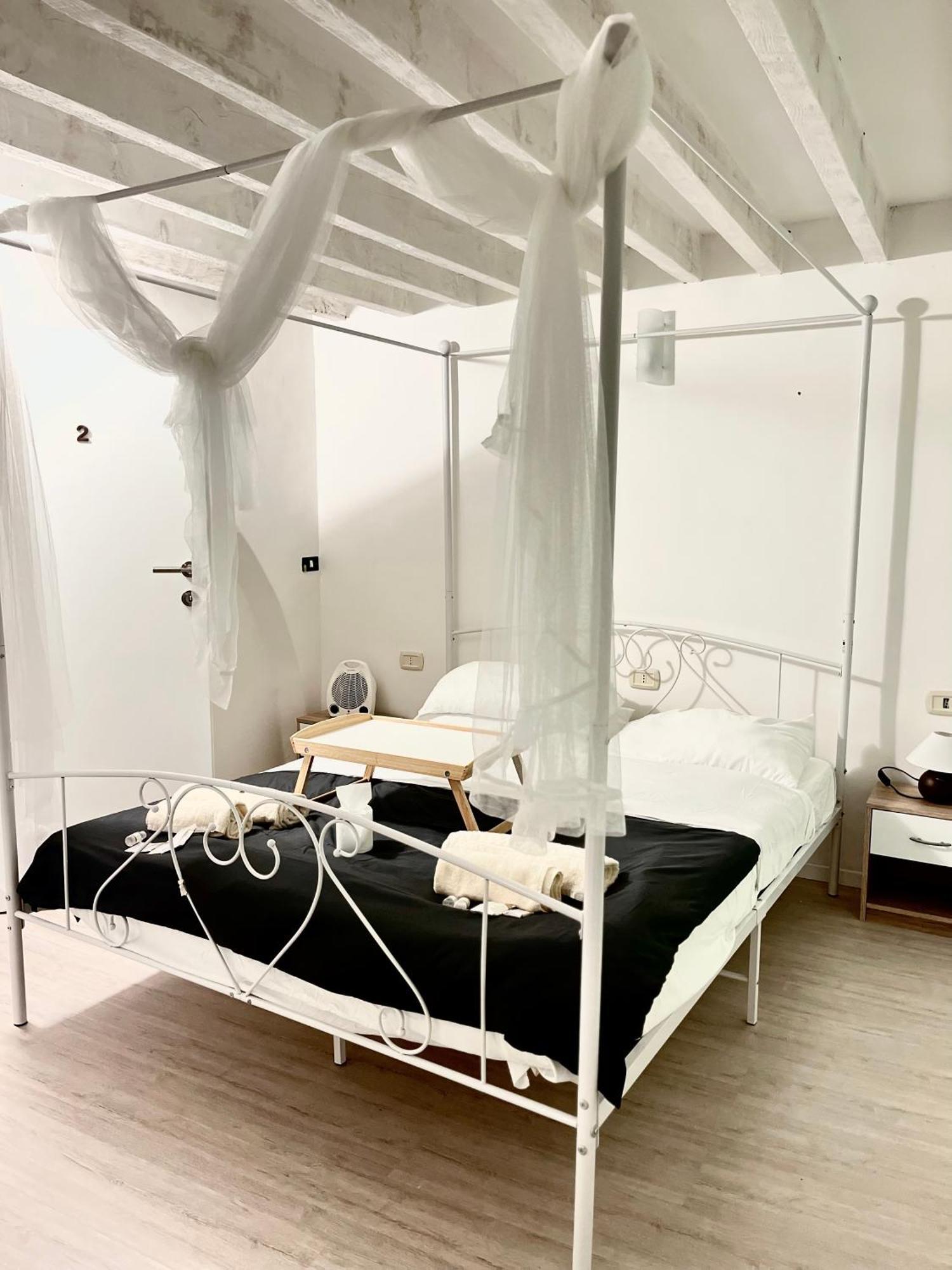 Genova Centro Affittacamere- Bagno In Comune Génova Exterior foto
