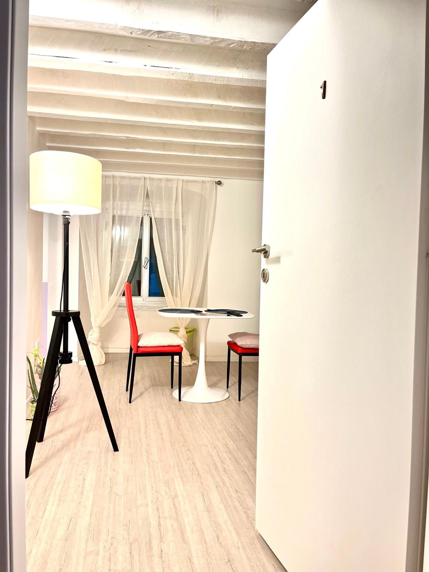 Genova Centro Affittacamere- Bagno In Comune Génova Exterior foto